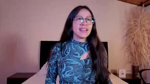 Snapshot of emigomez_ chatting on 21, 5, 2026 Emilia Gomez online show from 21, 5, 2026
