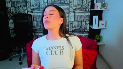 Snapshot of emigomez_ chatting on 4, 6, 2026 Emilia Gomez online show from 4, 6, 2026