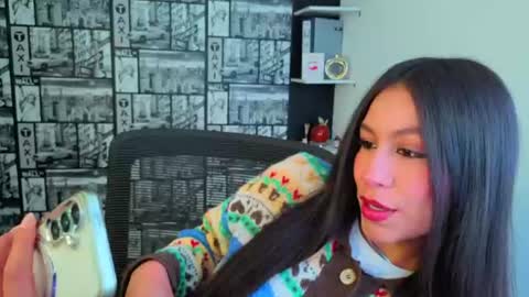 Snapshot of emigomez_ chatting on 8, 6, 2026 Emilia Gomez online show from 8, 6, 2026