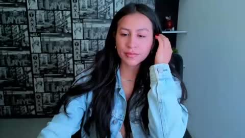 Snapshot of emigomez_ chatting on 4, 7, 2026 Emilia Gomez online show from 4, 7, 2026