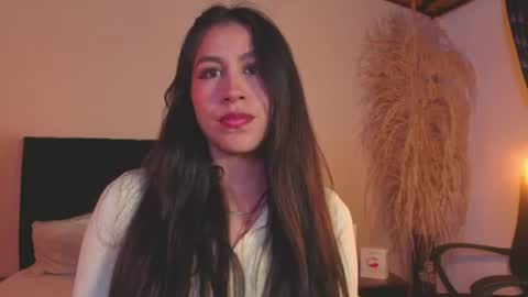 Snapshot of emigomez_ chatting on 5, 7, 2026 Emilia Gomez online show from 5, 7, 2026