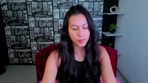 Snapshot of emigomez_ chatting on 9, 7, 2026 Emilia Gomez online show from 9, 7, 2026