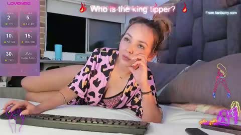 Snapshot of emiily_morgaan chatting on 14, 1, 2025 Emy online show from 14, 1, 2025