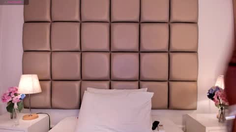 EMILY ROBERTS online show from 27, 1, 2025