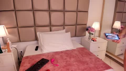 EMILY ROBERTS online show from 15, 2, 2025