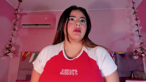 Snapshot of emiilygrace_ chatting on 2, 7, 2026 Emiily Grace online show from 2, 7, 2026