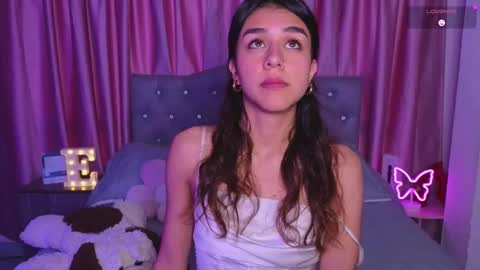 Snapshot of emiiscoot_1 chatting on 6, 11, 2025 Emily online show from 6, 11, 2025