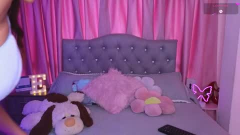 Snapshot of emiiscoot_1 chatting on 8, 11, 2025 Emily online show from 8, 11, 2025