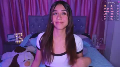 Snapshot of emiiscoot_1 chatting on 18, 11, 2025 Emily online show from 18, 11, 2025