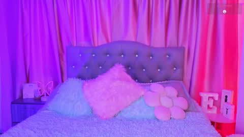 Snapshot of emiiscoot_1 chatting on 9, 1, 2026 Emily online show from 9, 1, 2026