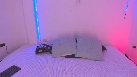 emili_williams10 online show from 14, 4, 2026