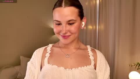 Snapshot of emilia_dream chatting on 23, 6, 2026 emilia_dream online show from 23, 6, 2026