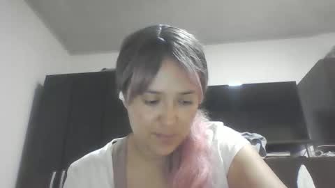 Snapshot of emiliahoney chatting on 20, 12, 2025 emiliahoney online show from 20, 12, 2025