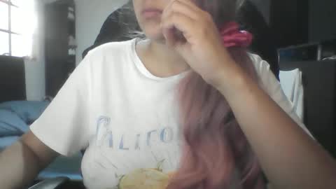 Snapshot of emiliahoney chatting on 1, 2, 2026 emiliahoney online show from 1, 2, 2026