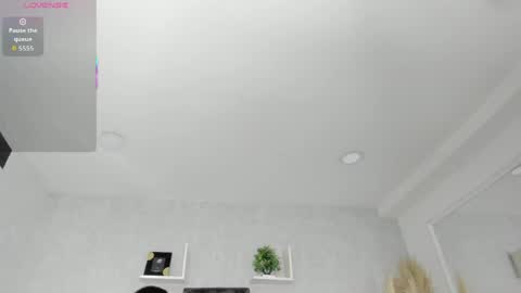 Snapshot of emiliarose_ chatting on 27, 4, 2026 EmiliaRose online show from 27, 4, 2026