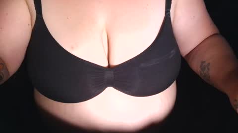 Snapshot of emiliefoxx chatting on 15, 7, 2026 emilie foxx online show from 15, 7, 2026