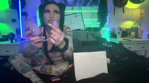 Snapshot of emilietreez chatting on 15, 7, 2026 emilietreez online show from 15, 7, 2026