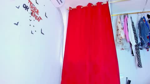 Snapshot of emilly_coper18 chatting on 3, 11, 2025 emily online show from 3, 11, 2025