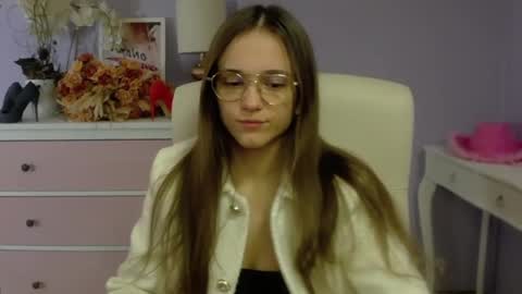 Emilly online show from 14, 2, 2025