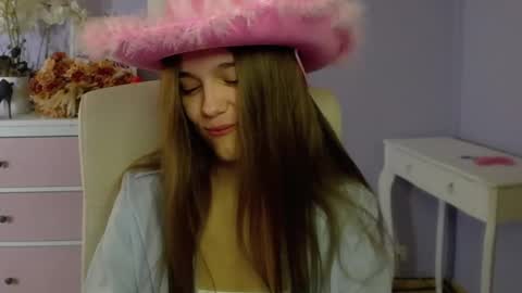 Emilly online show from 1, 3, 2025