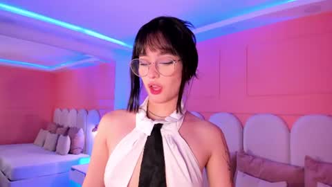 Snapshot of emilly_williamss chatting on 6, 7, 2026 Emilly online show from 6, 7, 2026