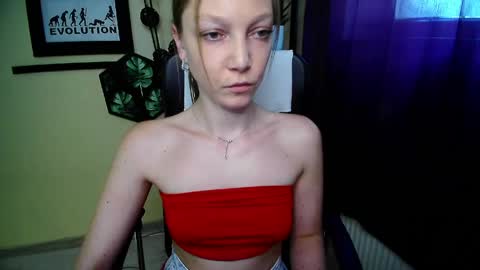 Snapshot of emilly_xkiss chatting on 26, 5, 2026 Emilly online show from 26, 5, 2026