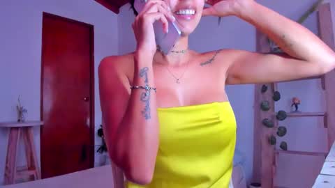 Snapshot of emillyhils1 chatting on 2, 2, 2026 emilly online show from 2, 2, 2026