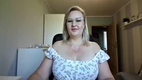 EmillyLove online show from 27, 5, 2026