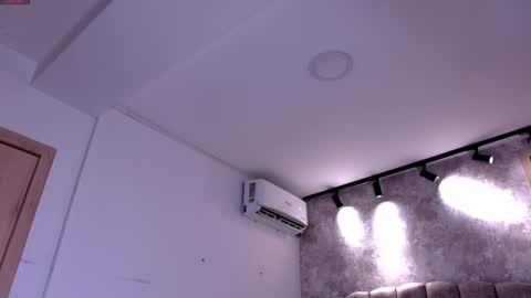 Snapshot of emily_____ chatting on 25, 9, 2025 emily valentina online show from 25, 9, 2025