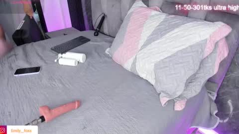 Snapshot of emily___fox chatting on 4, 3, 2025 Emily online show from 4, 3, 2025