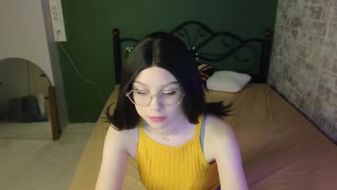 Snapshot of emily__hamilton chatting on 29, 5, 2026 Emily online show from 29, 5, 2026