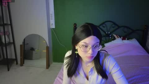 Snapshot of emily__hamilton chatting on 1, 6, 2026 Emily online show from 1, 6, 2026