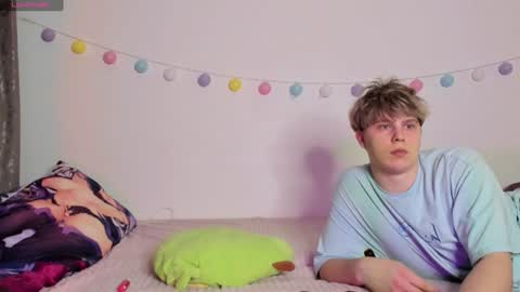 emily_and_ilumi online show from 26, 12, 2024