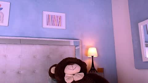 Snapshot of emily_castillo1_ chatting on 21, 12, 2025 emily_castillo1_ online show from 21, 12, 2025