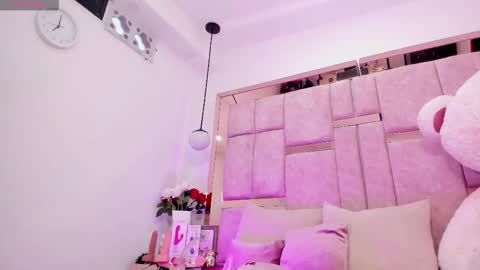  M I A   online430pm- 930pm online show from 2, 10, 2025