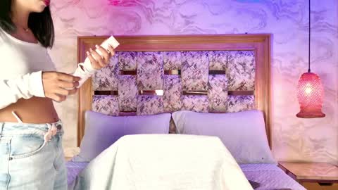 emily_dempsey online show from 9, 4, 2026