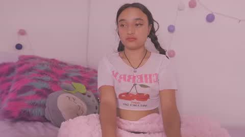 Snapshot of emily_jonexs_ chatting on 18, 7, 2026 mily online show from 18, 7, 2026