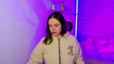 emily_lindey online show from 22, 11, 2025