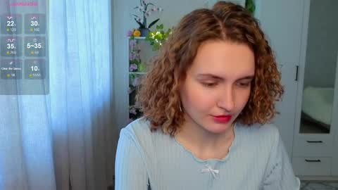 Snapshot of emily_lune chatting on 28, 5, 2026 Emily online show from 28, 5, 2026