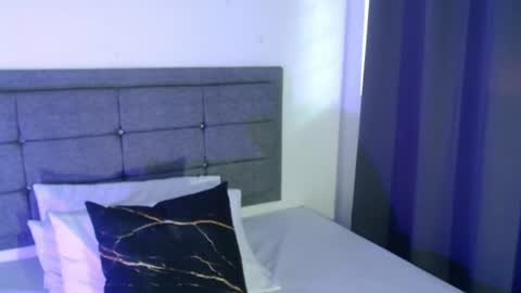emily_milff online show from 10, 7, 2026