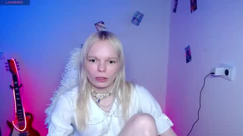 Snapshot of emily_nyaffe chatting on 5, 3, 2026 Lia online show from 5, 3, 2026