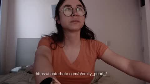 Snapshot of emily_pearl_ chatting on 2, 2, 2025 emily_pearl_ online show from 2, 2, 2025