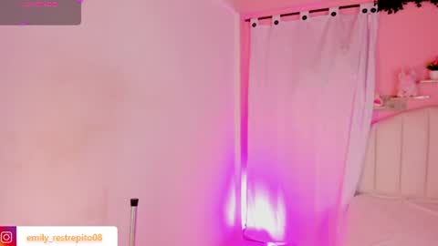 Snapshot of emily_restrepoo chatting on 2, 7, 2026 Emily online show from 2, 7, 2026