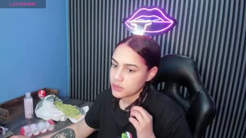 Snapshot of emily_roberts1 chatting on 8, 12, 2024 Emily  online show from 8, 12, 2024