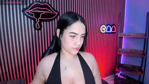 Snapshot of emily_roberts1 chatting on 2, 3, 2025 Emily  online show from 2, 3, 2025