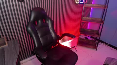 Snapshot of emily_roberts1 chatting on 7, 3, 2025 Emily  online show from 7, 3, 2025