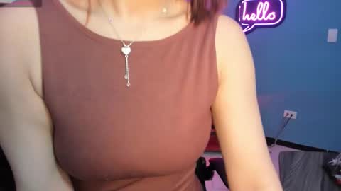 Snapshot of emily_roberts1 chatting on 13, 10, 2025 Emily  online show from 13, 10, 2025