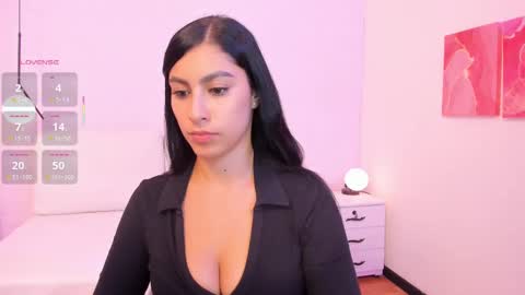 Snapshot of emily_roux chatting on 10, 9, 2025 EMILY online show from 10, 9, 2025