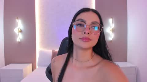 emily_tolson online show from 8, 1, 2026