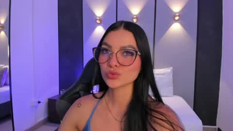 Snapshot of emily_tolson chatting on 11, 5, 2026 emily_tolson online show from 11, 5, 2026
